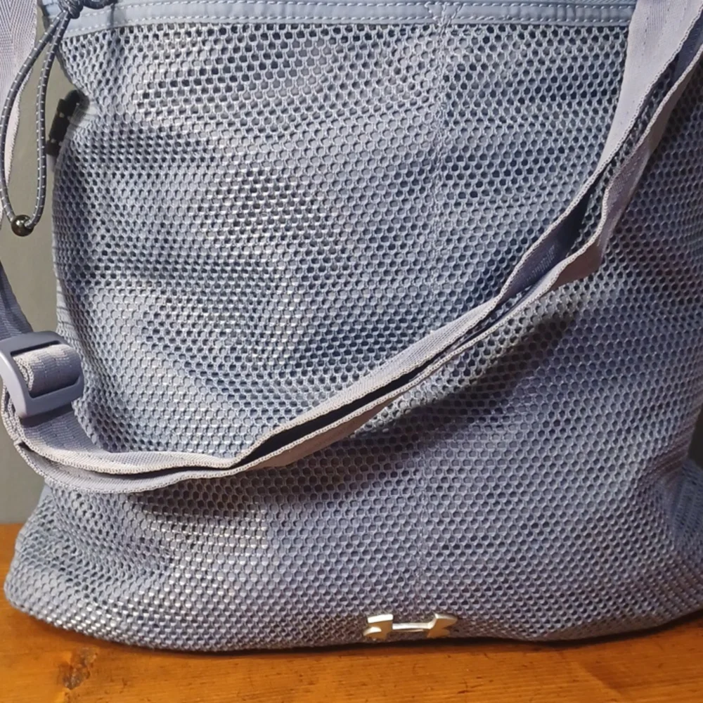 Under Armour large messenger bag - Picture 3 of 16